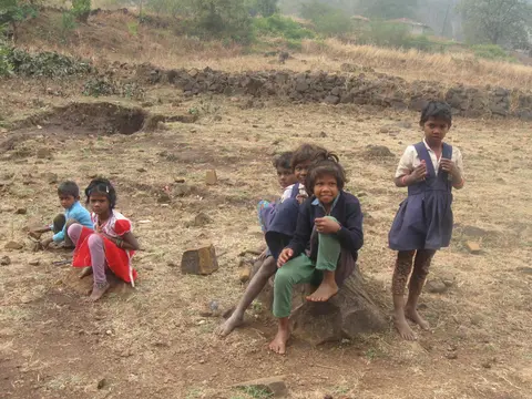 ईस्‌कूल जानवारा मोड़ी नहून